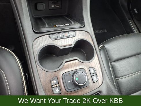 Used 2023 GMC Acadia Denali w/ Denali Ultimate Package AWD/4WD image 16