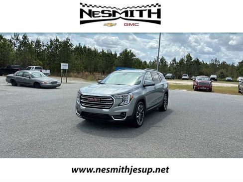 Used 2023 GMC Terrain SLT image 1