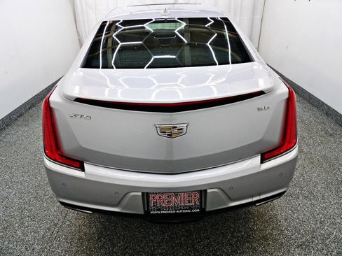 Used 2018 Cadillac XTS Platinum FWD image 5