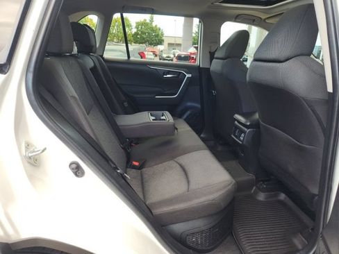 Certified 2022 Toyota RAV4 XLE w/ Convenience Package AWD/4WD image 23