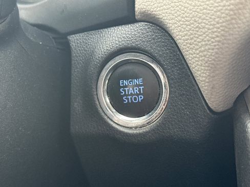 Used 2020 Toyota RAV4 Limited image 34