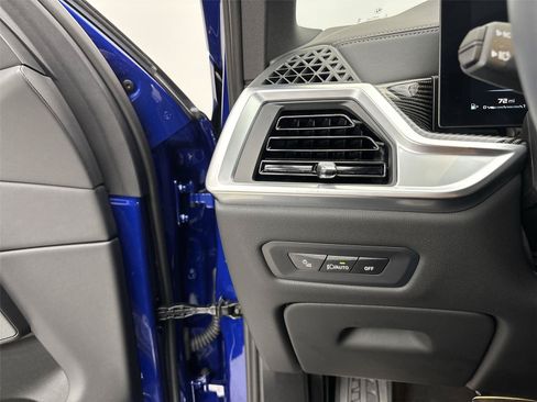 Used 2025 BMW X5 M60i AWD/4WD image 31