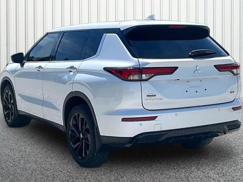 Used 2023 Mitsubishi Outlander SE Black Edition AWD/4WD image 10
