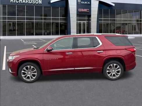 Used 2019 Chevrolet Traverse Premier image 2