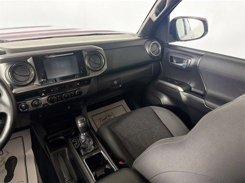 Used 2016 Toyota Tacoma SR5 image 21