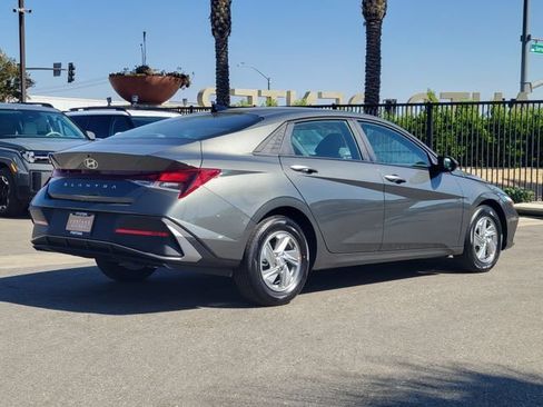 New 2026 Hyundai Elantra SE FWD image 4