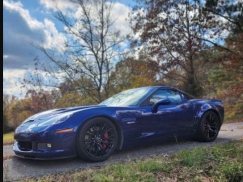 Used 2007 Chevrolet Corvette Z06 w/ Preferred Equipment Group RWD image 2