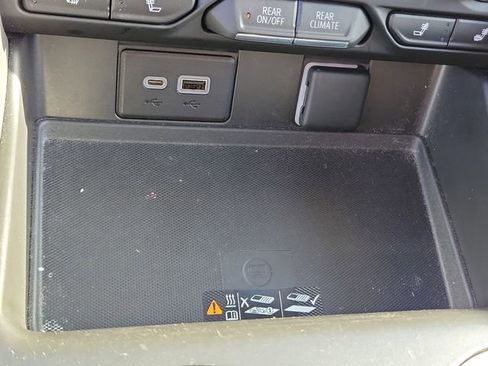 Certified 2022 Chevrolet Suburban RST w/ Luxury Package image 35