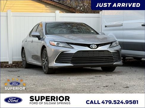 Used 2024 Toyota Camry XLE image 1