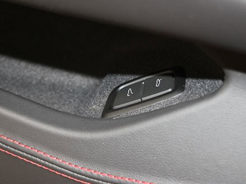 New 2026 Chevrolet Corvette E-Ray w/ Battery Protection Package AWD/4WD image 39