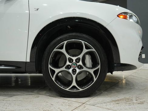 Used 2024 Alfa Romeo Tonale Ti w/ Premium Interior Package image 12