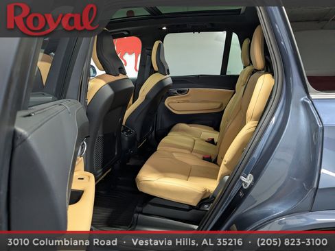Used 2024 Volvo XC90 B6 Ultimate w/ Protection Package Premier image 17