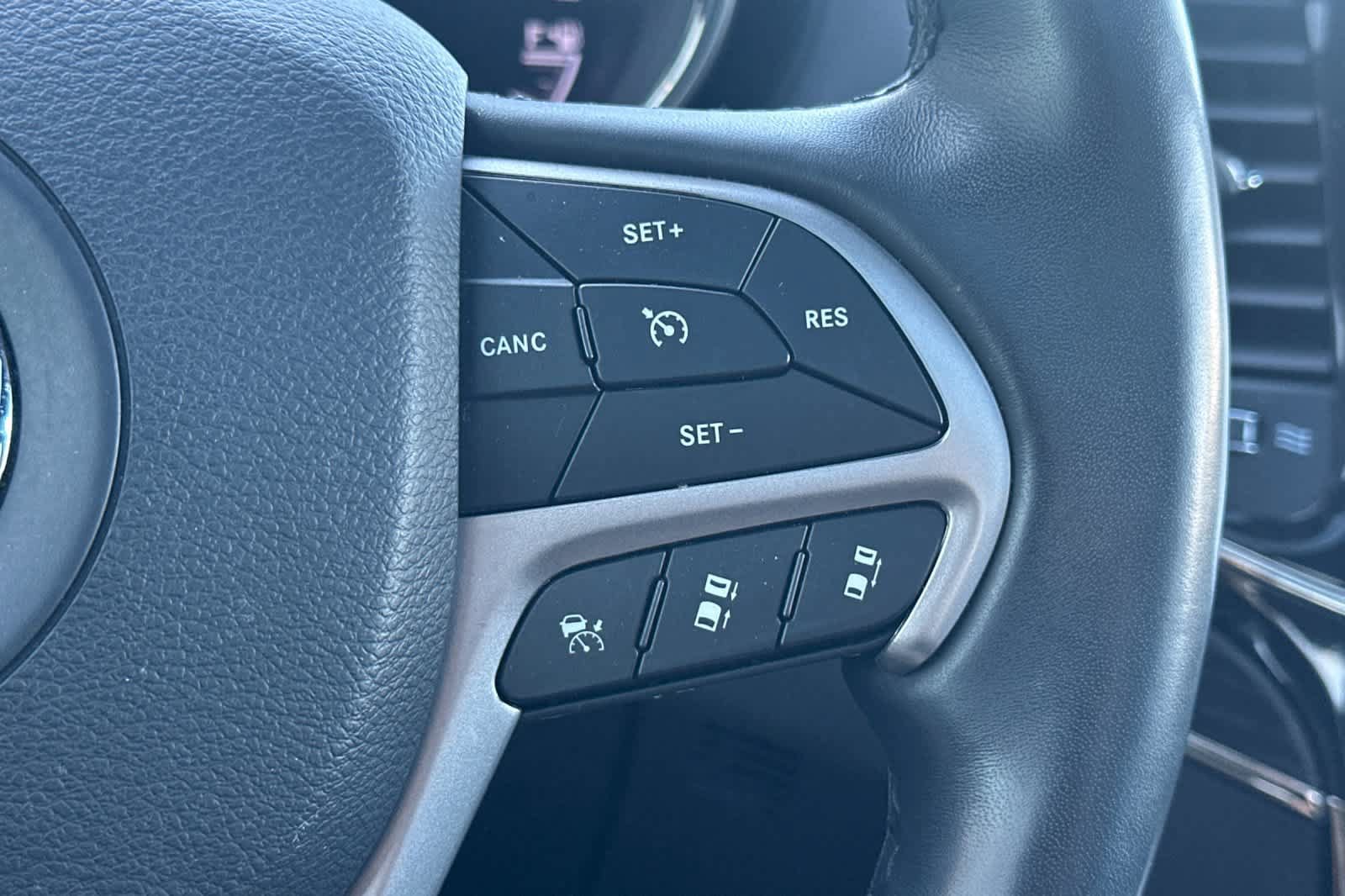 Used 2021 Jeep Grand Cherokee High Altitude AWD/4WD image 28