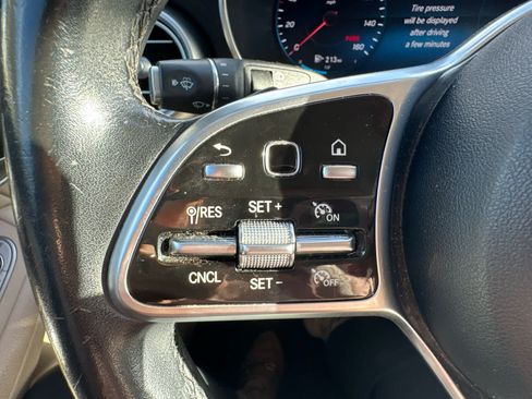 Used 2020 Mercedes-Benz GLC 300 GLC 300 image 28