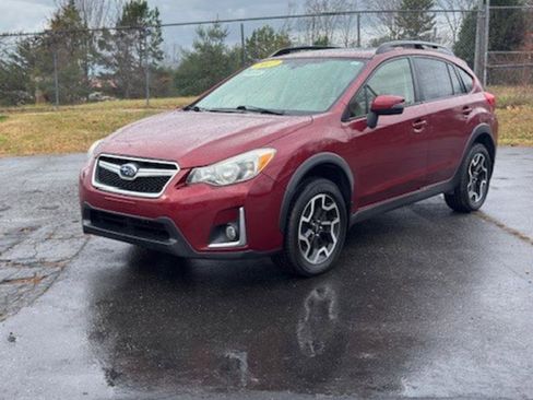 Used 2017 Subaru Crosstrek 2.0i Limited AWD/4WD image 3