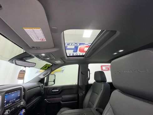 Used 2021 GMC Sierra 2500 Denali w/ Denali Ultimate Package AWD/4WD image 22