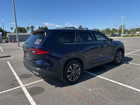 Used 2024 Toyota Grand Highlander AWD Hybrid image 5