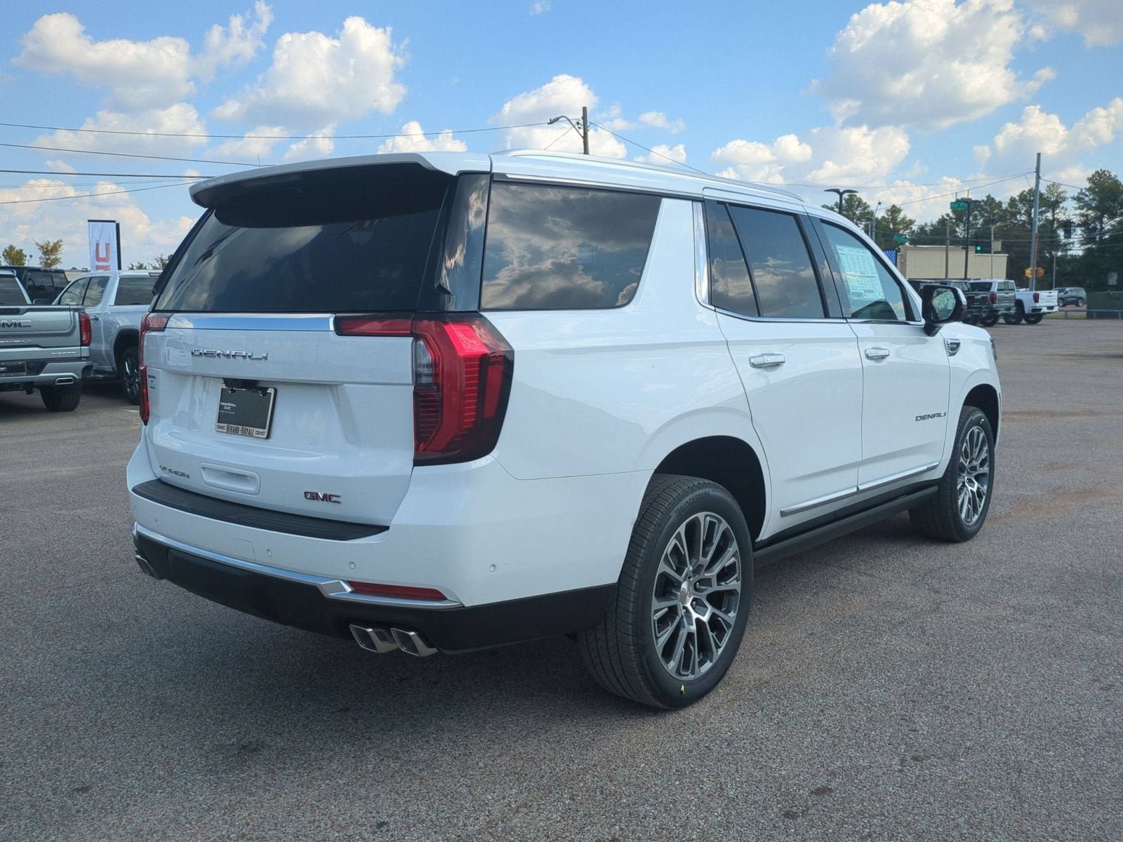 New 2026 GMC Yukon Denali w/ Denali Reserve Package AWD/4WD image 6