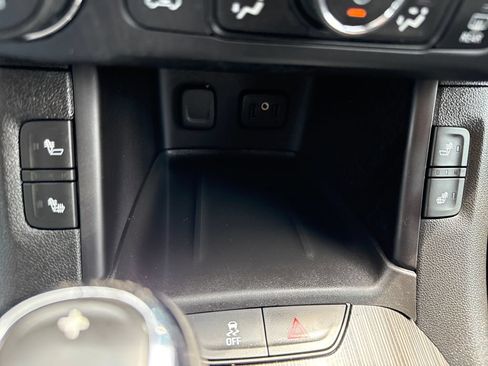 Used 2017 GMC Acadia SLT FWD image 26