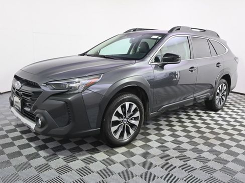 Used 2025 Subaru Outback Limited AWD/4WD image 2
