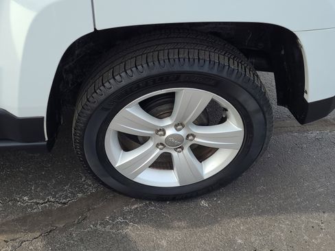 Used 2016 Jeep Patriot Latitude image 10