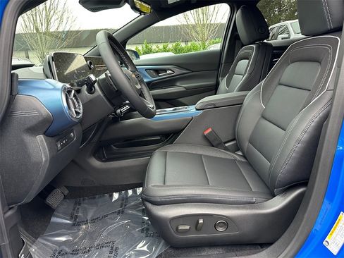 New 2026 Chevrolet Equinox EV LT image 19