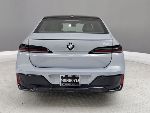 New 2026 BMW 740i w/ Premium Package image 7