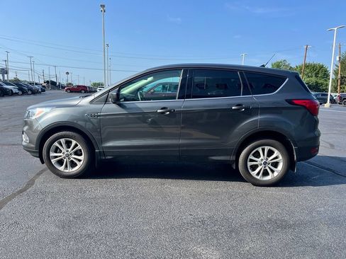 Used 2019 Ford Escape SE FWD image 4