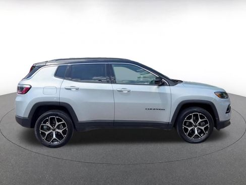 Used 2025 Jeep Compass Limited AWD/4WD image 16