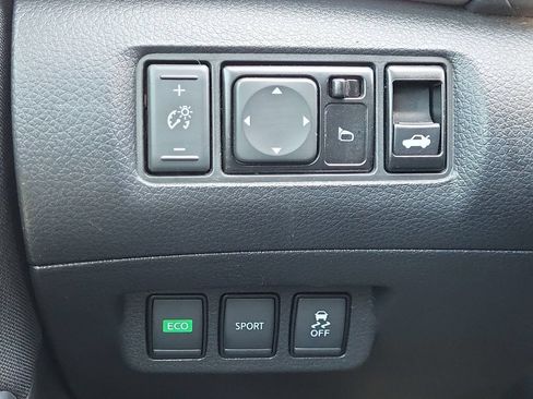 Used 2017 Nissan Sentra SV FWD image 32