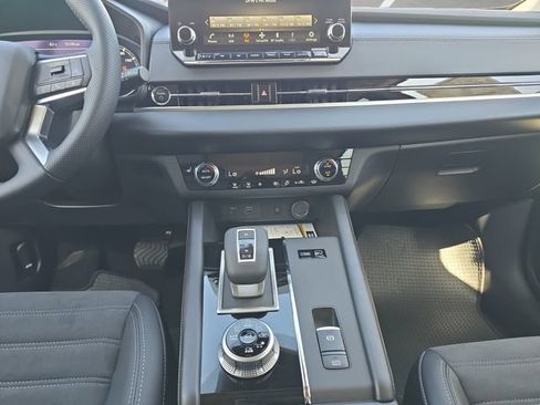 New 2026 Nissan Rogue SL AWD/4WD image 3