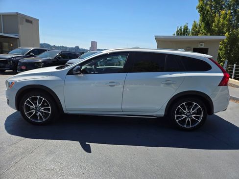 Used 2016 Volvo V60 T5 Cross Country w/ Convenience Package AWD/4WD image 6