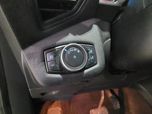 Used 2019 Ford Escape SE image 45