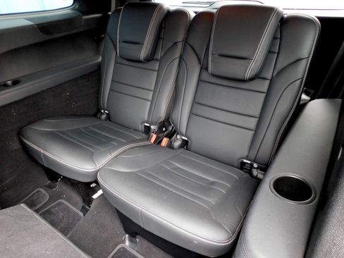 Used 2016 Mercedes-Benz GL 63 AMG 4MATIC image 17