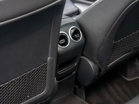 Used 2021 Mercedes-Benz GLA 250 4MATIC image 17