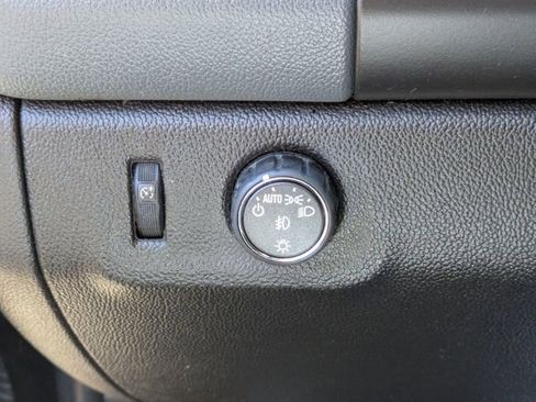 Used 2022 Chevrolet Colorado Z71 w/ Safety Package image 17