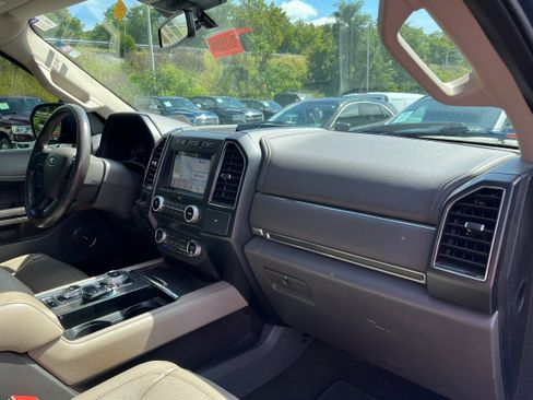 Certified 2019 Ford Expedition Limited w/ Equipment Group 301A AWD/4WD image 9