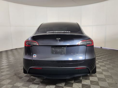 Used 2024 Tesla Model Y Long Range image 6