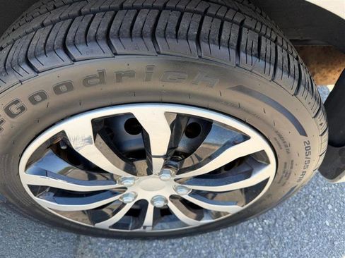 Used 2008 Nissan Sentra 2.0 S w/ Convenience Plus Pkg image 32