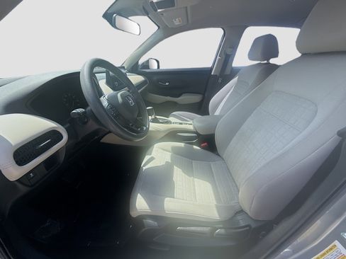 Used 2024 Honda HR-V LX image 16