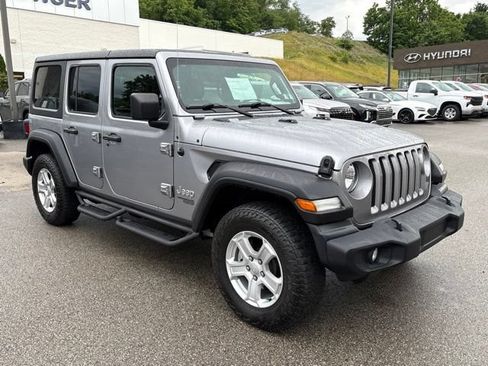 Used 2019 Jeep Wrangler Unlimited Sport S AWD/4WD image 7