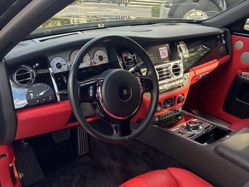 Used 2019 Rolls-Royce Ghost image 13