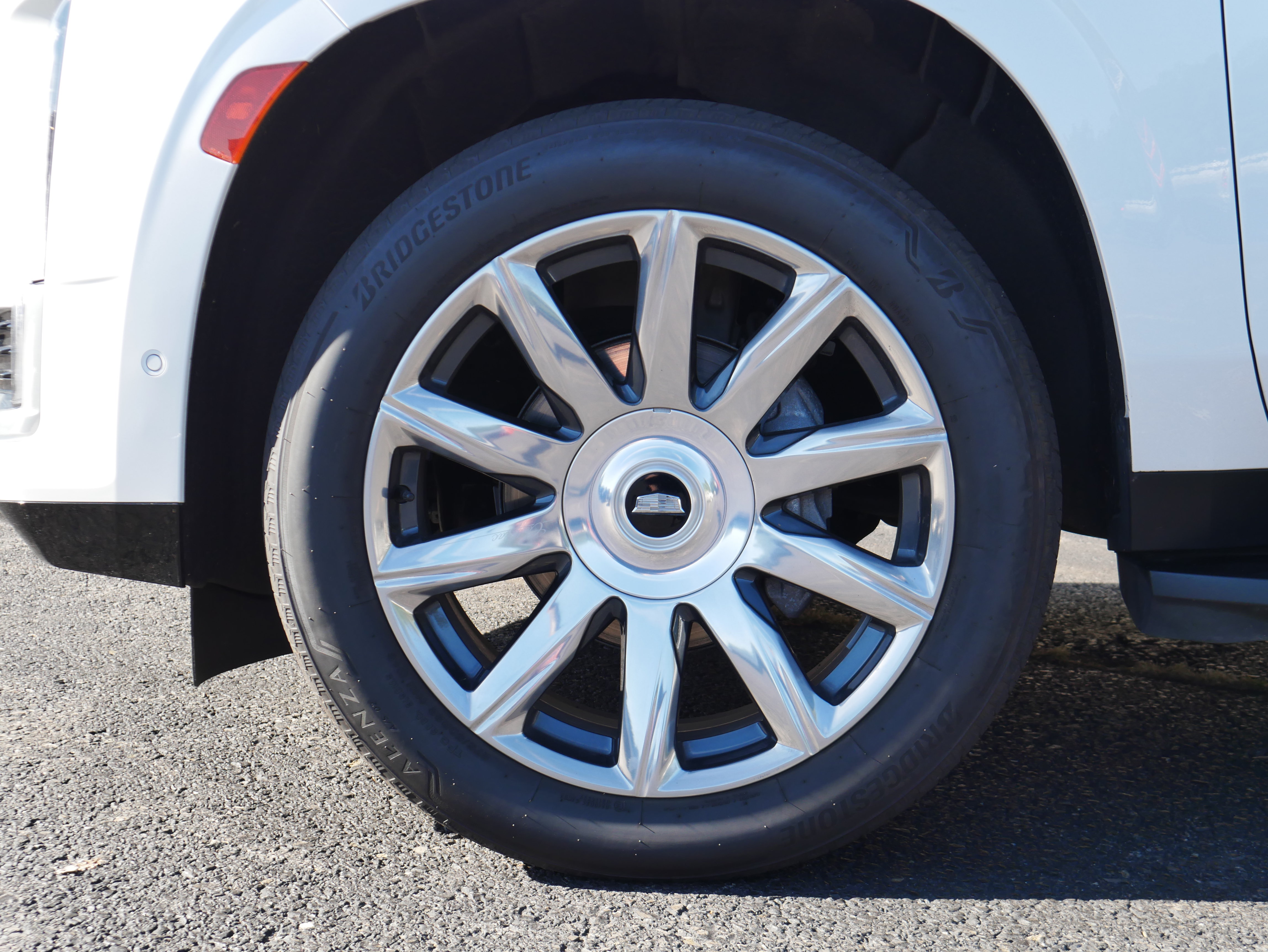 Certified 2023 Cadillac Escalade Premium Luxury Platinum AWD/4WD image 15