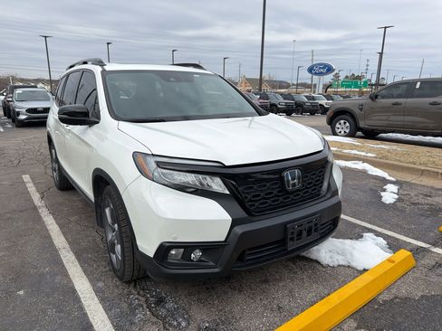 Used 2019 Honda Passport Touring image 2
