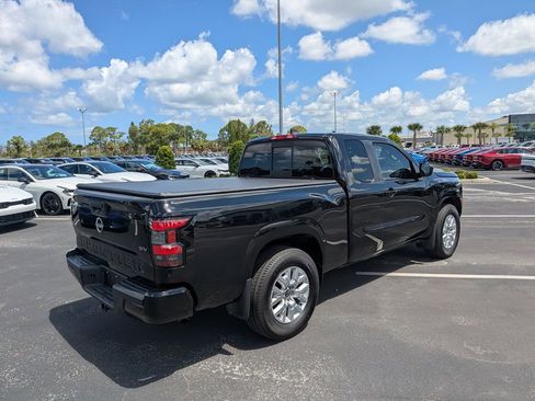 Used 2022 Nissan Frontier SV RWD image 8