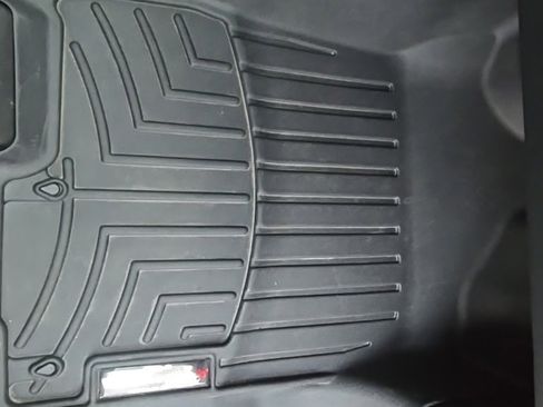 Used 2019 Nissan Titan S image 22