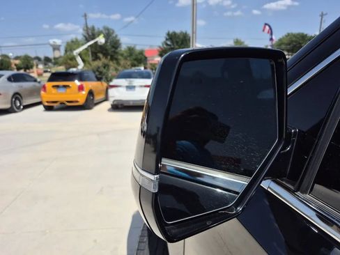 Used 2018 Cadillac Escalade Luxury RWD image 11