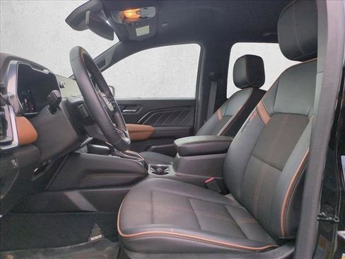 Used 2024 GMC Canyon AT4 AWD/4WD image 14
