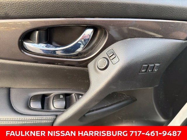 Certified 2019 Nissan Rogue SV w/ Premium Package AWD/4WD image 15