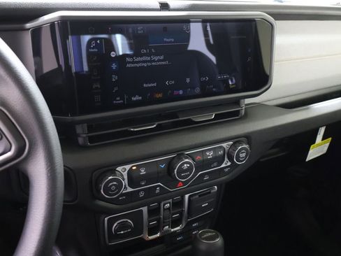 New 2026 Jeep Gladiator Sport image 20